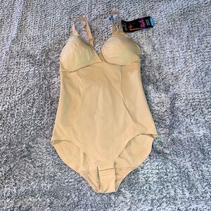BALI FIRM CONTROL WIREFREE BODYSUIT